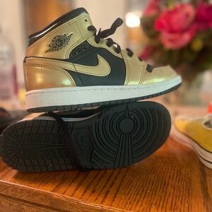 Air Jordans size 4 Y